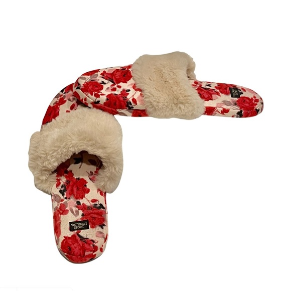 Victoria Secret Red Rose Design Satin Slippers NWT - Picture 3 of 4